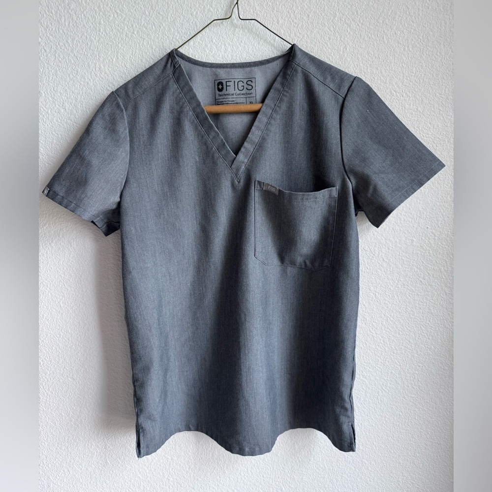 Figs Women’ Charcoal set - small ink stain on the back pocket of the scrub pants